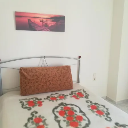 דירה 2nd Floor In